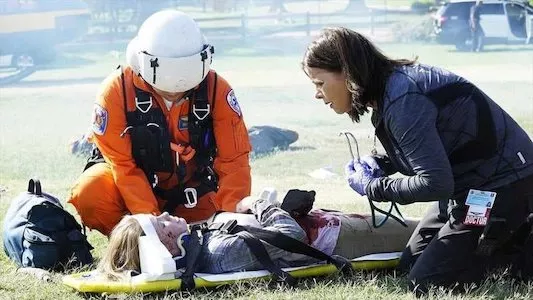 Poster del episodio 5 de Code Black online