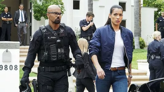 Poster del episodio 8 de S.W.A.T online