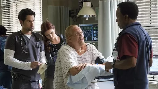 Poster del episodio 9 de Code Black online