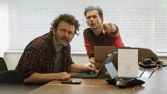 Poster del episodio 4 de Staged online