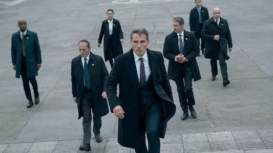 Poster del episodio 5 de La diplomática online