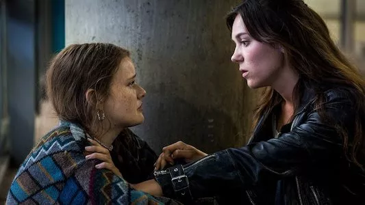 Poster del episodio 4 de Clique online
