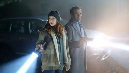 Poster del episodio 8 de The Gloaming online